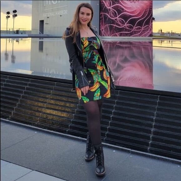 NWT FARM Rio Preta Black Bold Tropical Banana Print Square Neck Linen Mini Dress - Picture 2 of 11